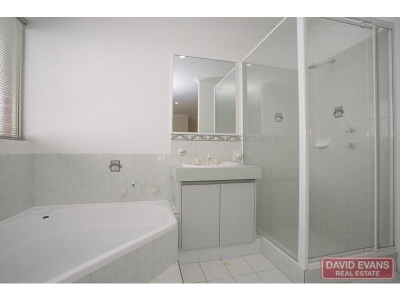 107 Roxburgh Circle, Kinross WA 6028