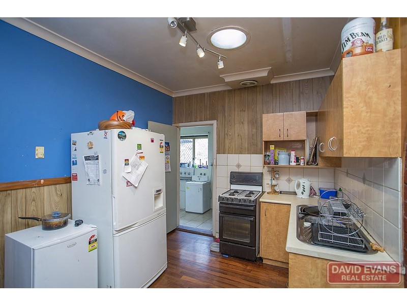 25 Finchley Crescent, Balga WA 6061