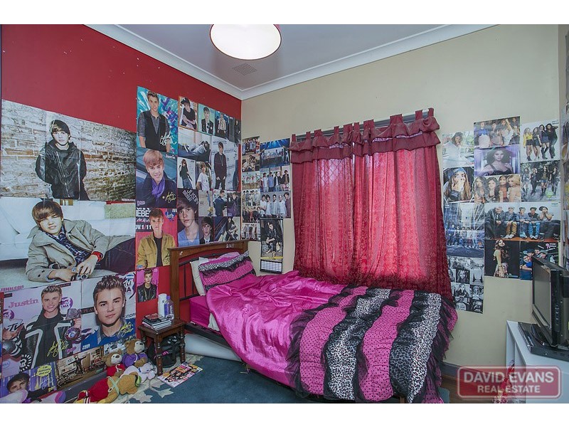 25 Finchley Crescent, Balga WA 6061