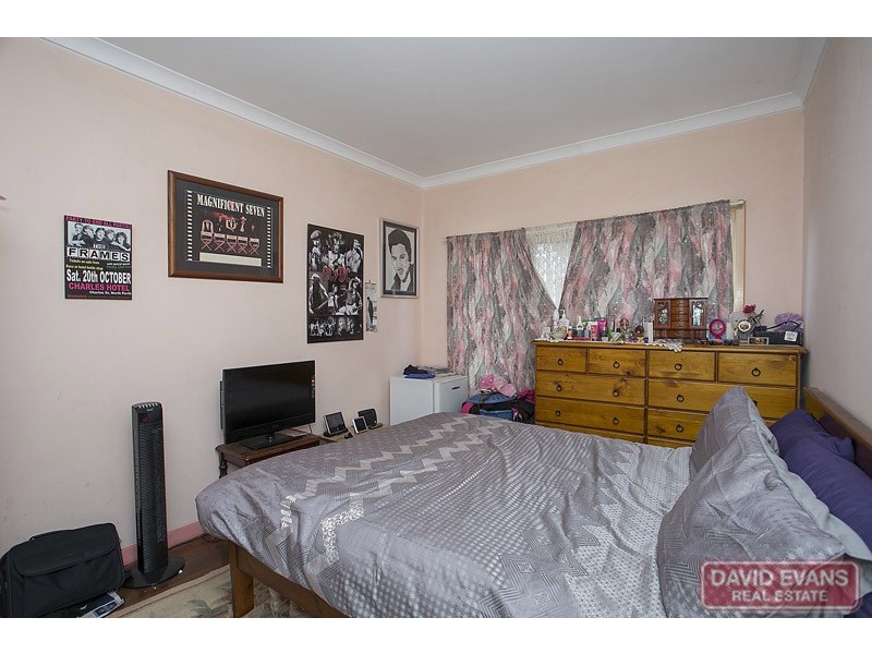 25 Finchley Crescent, Balga WA 6061