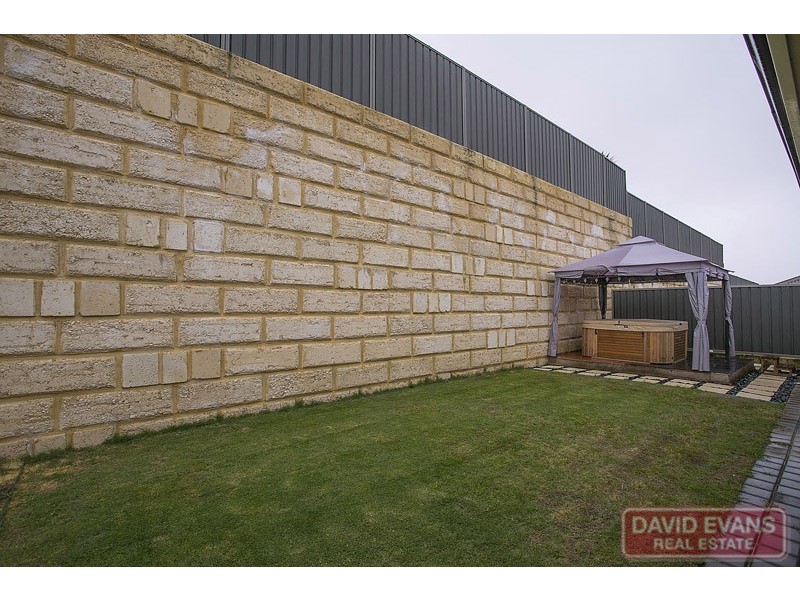 10 Pintaudi Court, Landsdale WA 6065