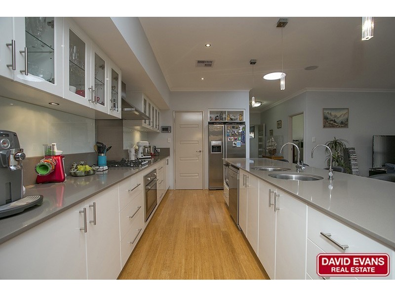 12 Chalkwell Bend, Landsdale WA 6065