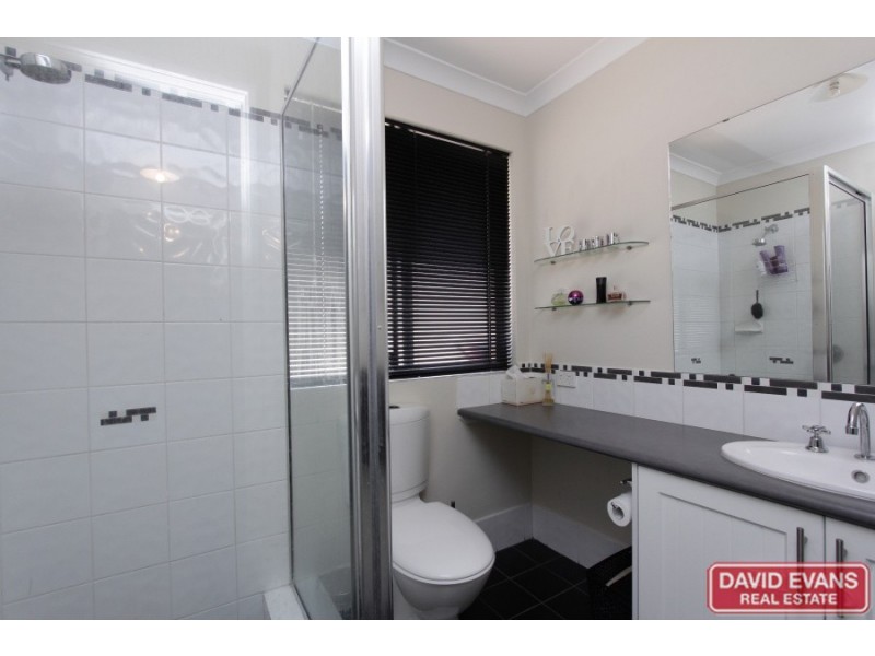 4 Viking Way, Darch WA 6065