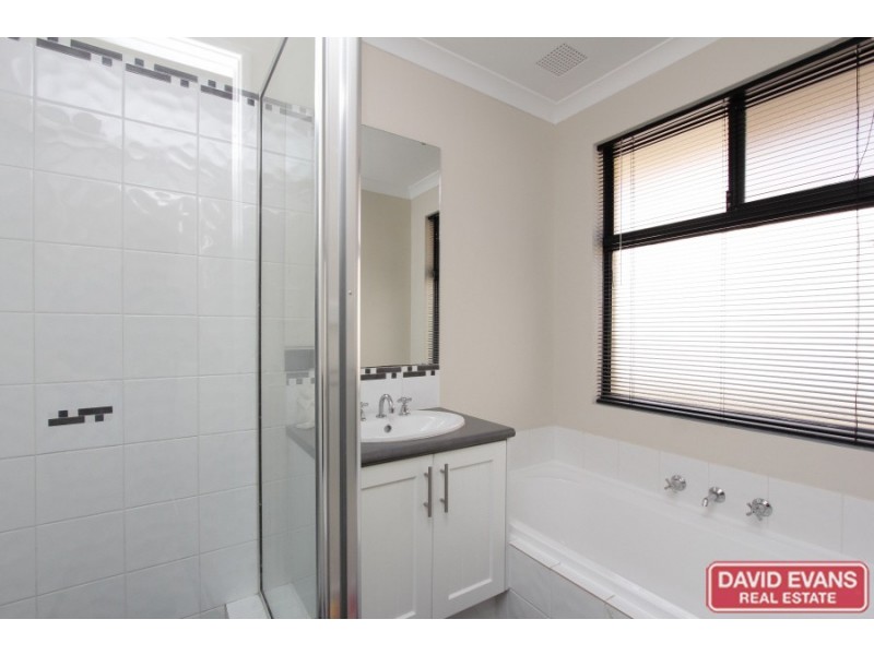 4 Viking Way, Darch WA 6065