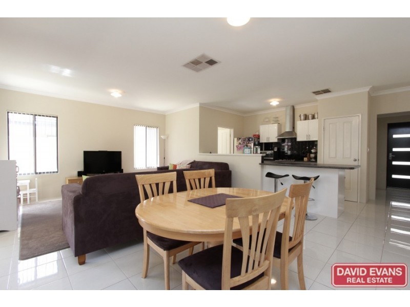 4 Viking Way, Darch WA 6065