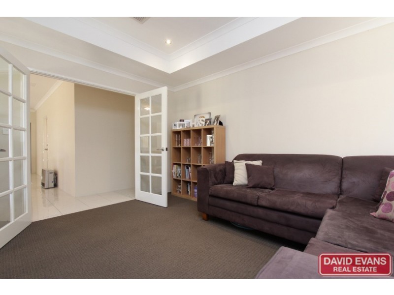 4 Viking Way, Darch WA 6065