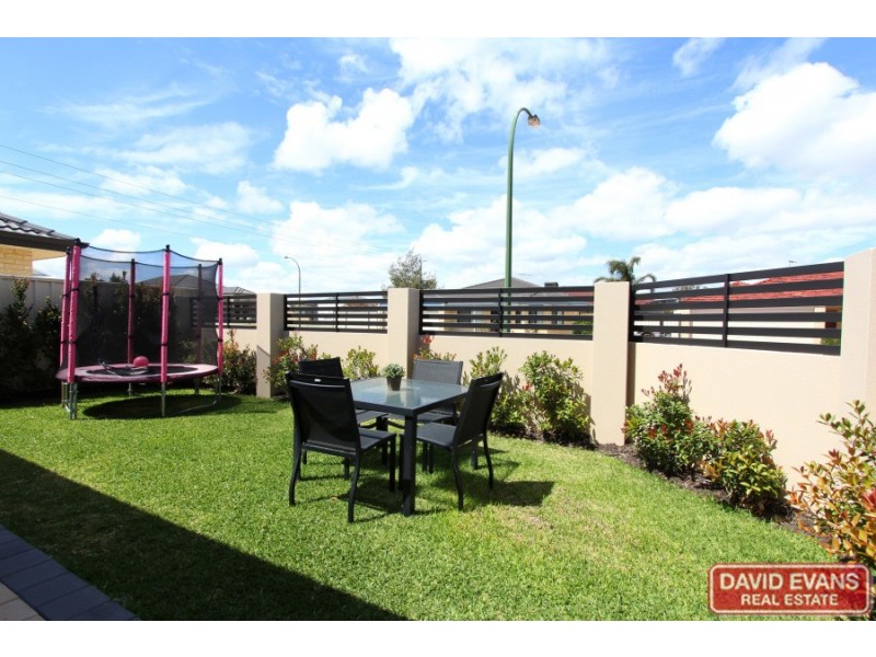 4 Viking Way, Darch WA 6065