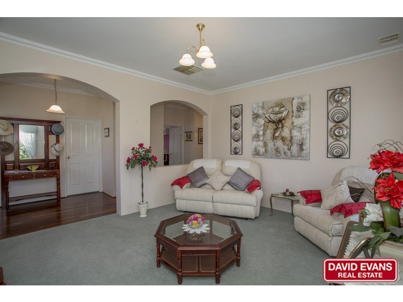 405 Kingsway, Landsdale WA 6065