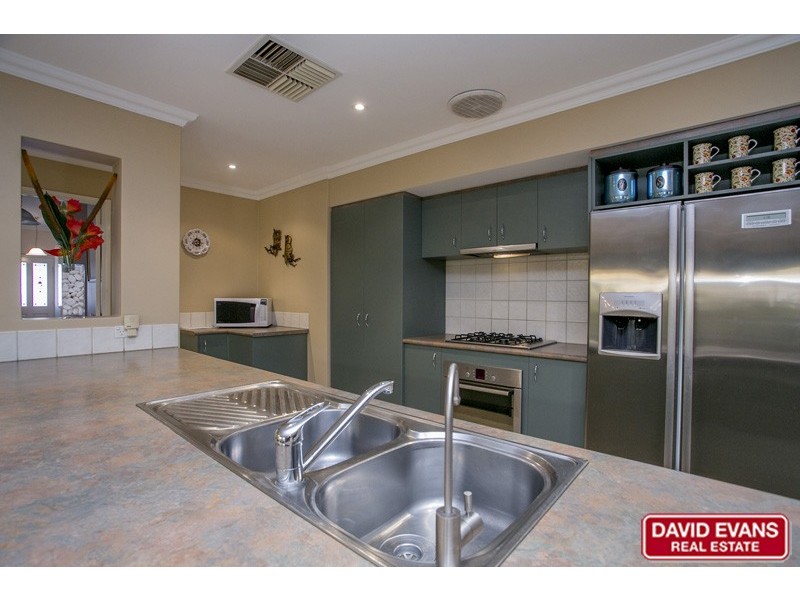 405 Kingsway, Landsdale WA 6065