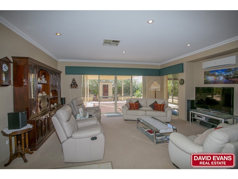 405 Kingsway, Landsdale WA 6065