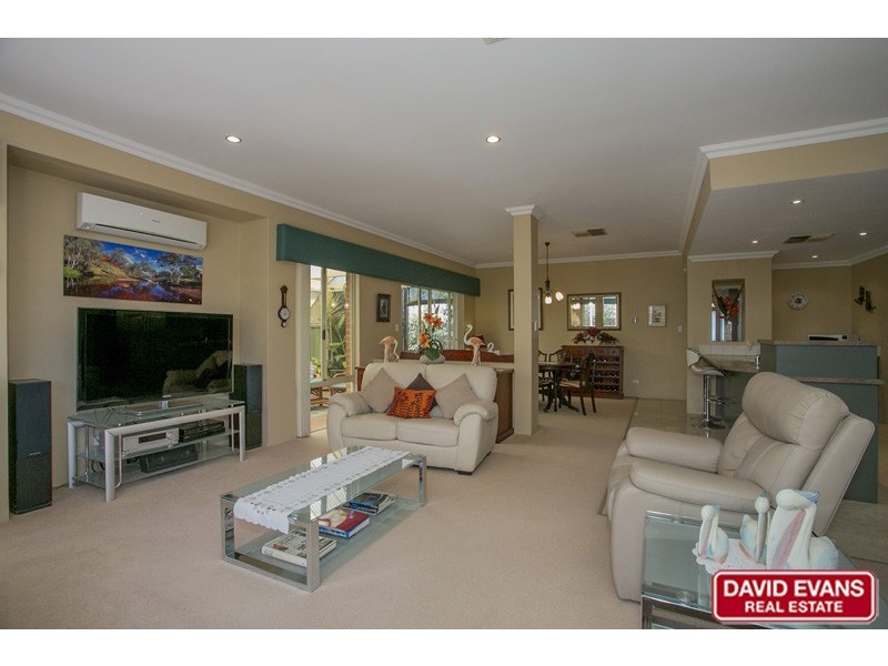 405 Kingsway, Landsdale WA 6065