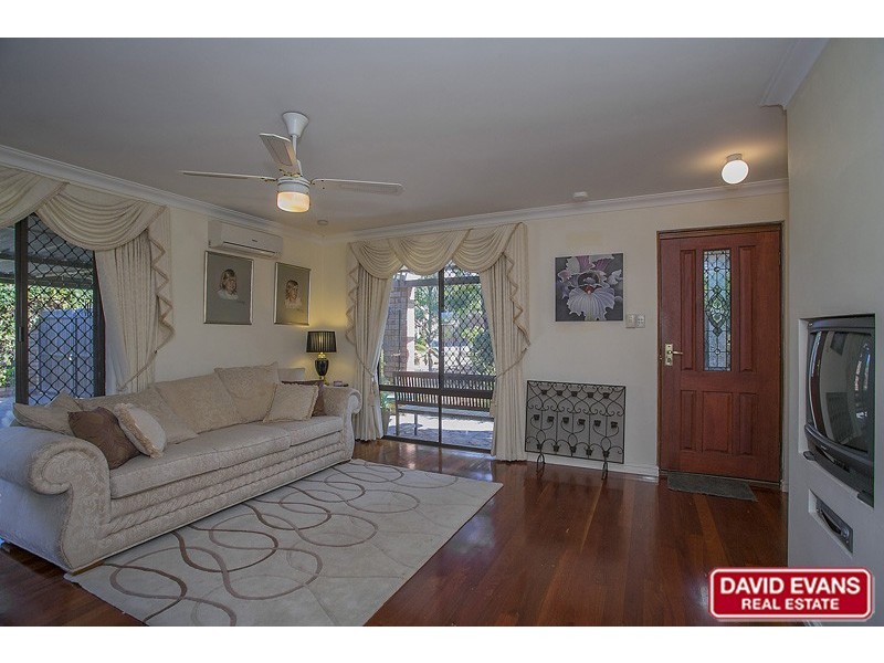 27 Lushington Drive, Padbury WA 6025