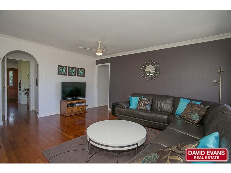 27 Lushington Drive, Padbury WA 6025