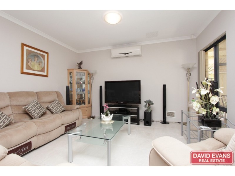 28A Hellfire Drive, Darch WA 6065