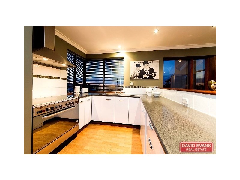 24 Gnobar Way, Mullaloo WA 6027