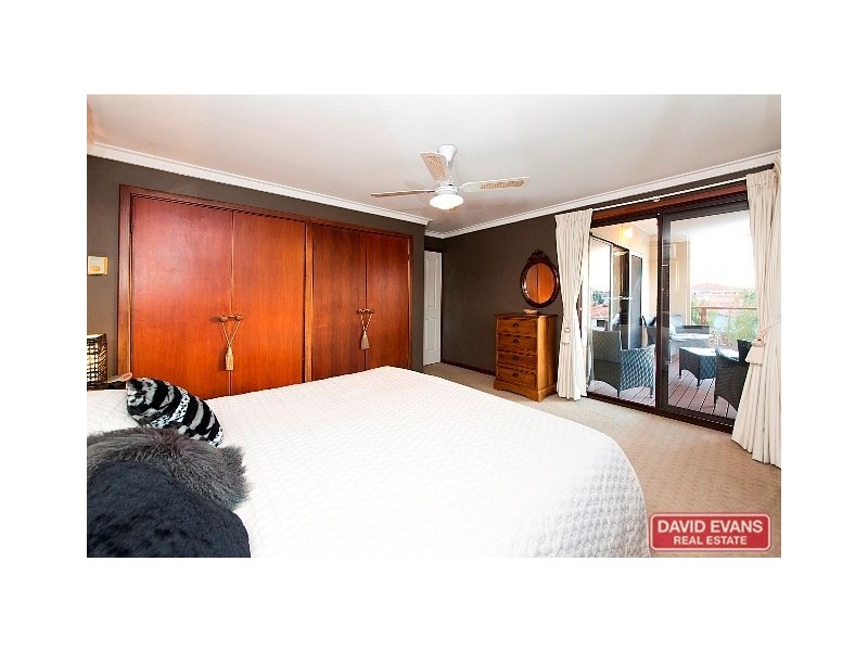 24 Gnobar Way, Mullaloo WA 6027