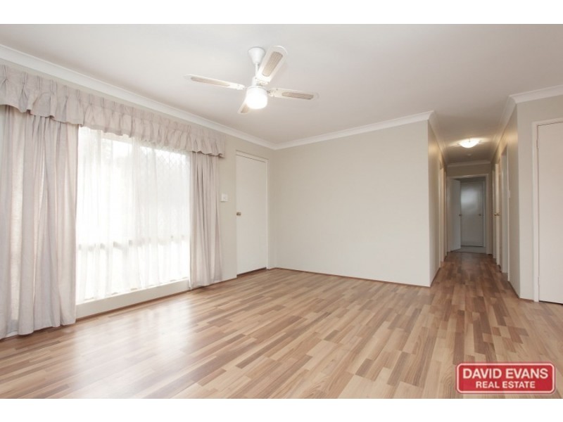 4 Carinda Place, Alexander Heights WA 6064