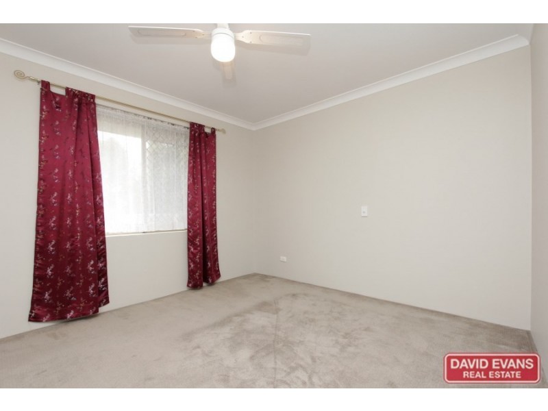 4 Carinda Place, Alexander Heights WA 6064