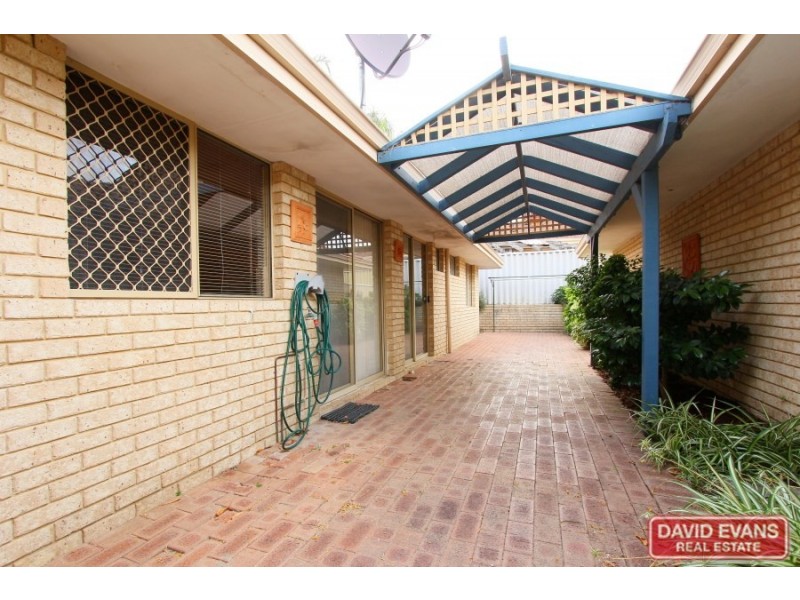 4 Carinda Place, Alexander Heights WA 6064