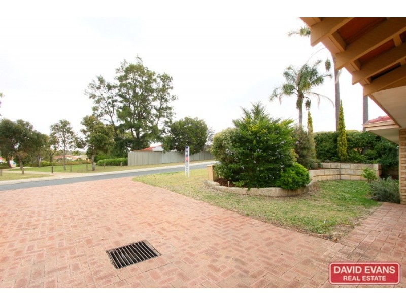 4 Carinda Place, Alexander Heights WA 6064