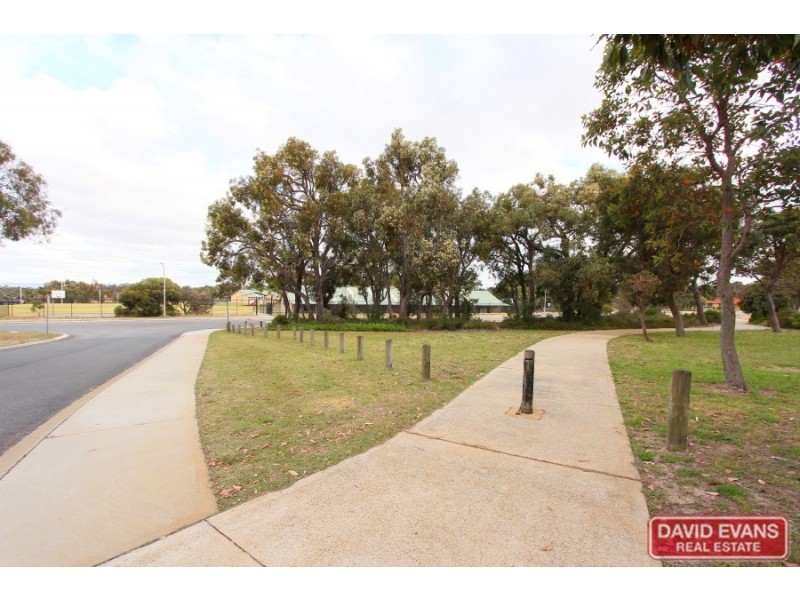 4 Carinda Place, Alexander Heights WA 6064