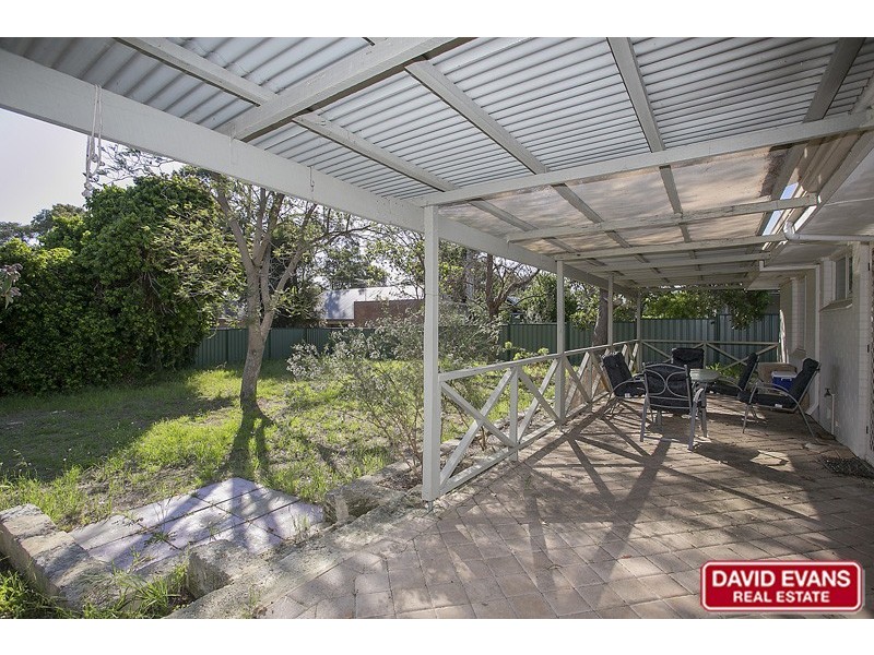 21 Thompson Drive, Wanneroo WA 6065