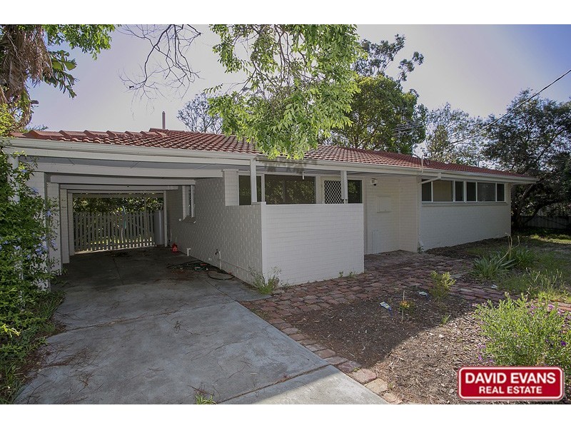 21 Thompson Drive, Wanneroo WA 6065