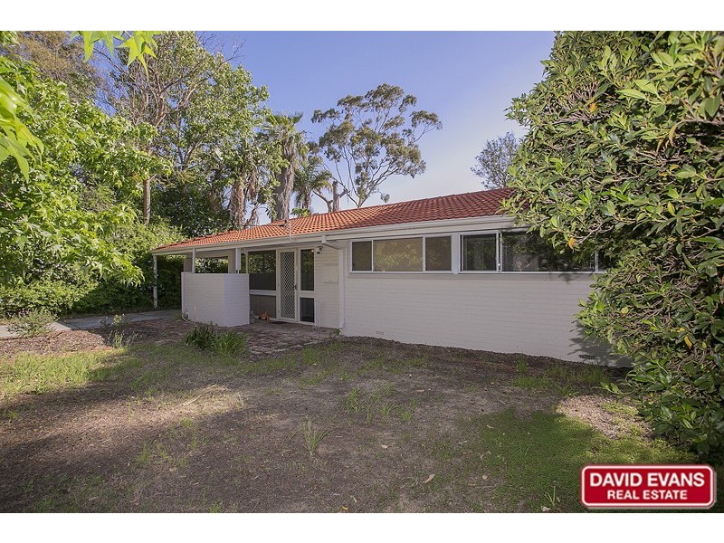 21 Thompson Drive, Wanneroo WA 6065