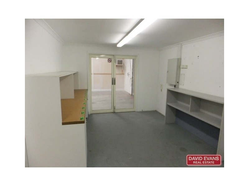 6/7 Prindiville Drive, Wangara WA 6065