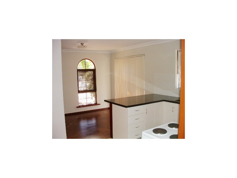 74 Lymburner Dve, Hillarys WA 6025
