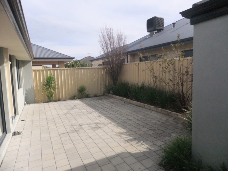 20 Vermont Approach, Hocking WA 6065