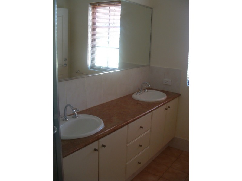 13 Knave Lane, Innaloo WA 6018