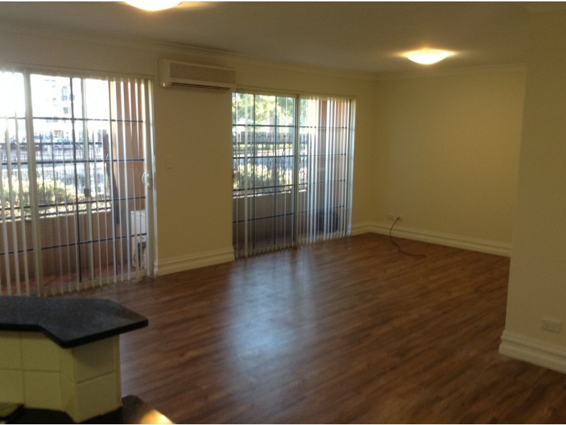 2/2 Plaistow Street, Joondalup WA 6027