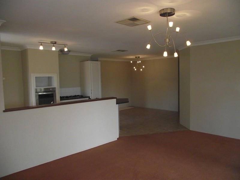 25 Bridgedale Close, Beldon WA 6027