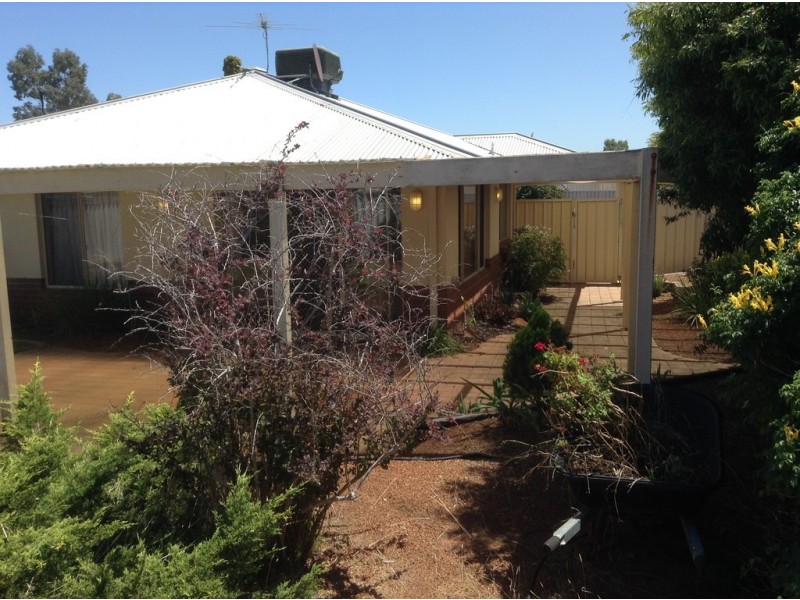 32 Tabubil Gardens, Ballajura WA 6066