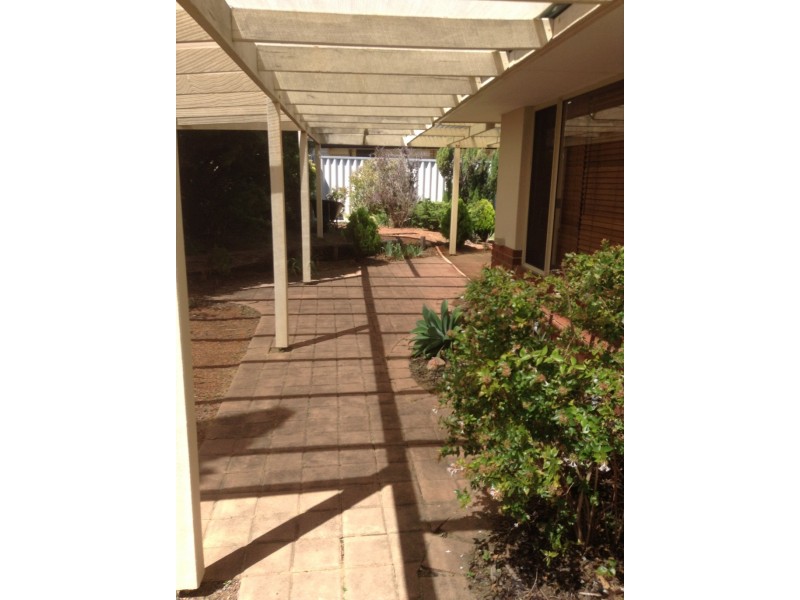 32 Tabubil Gardens, Ballajura WA 6066