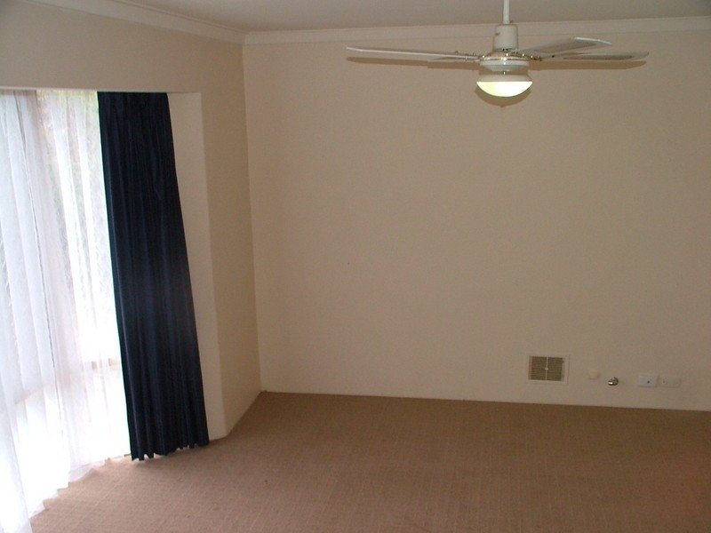 4 Fairlawn Gardens, Heathridge WA 6027