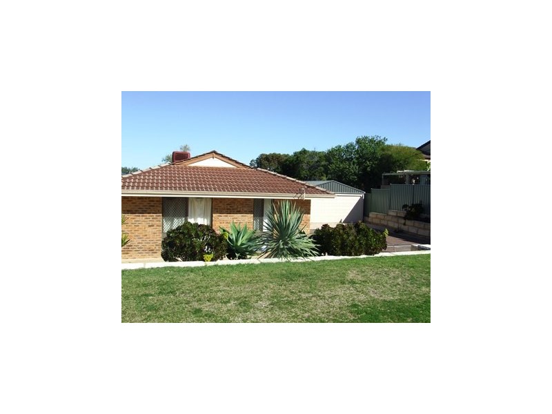 8 Greenhill Court, Kallaroo WA 6025