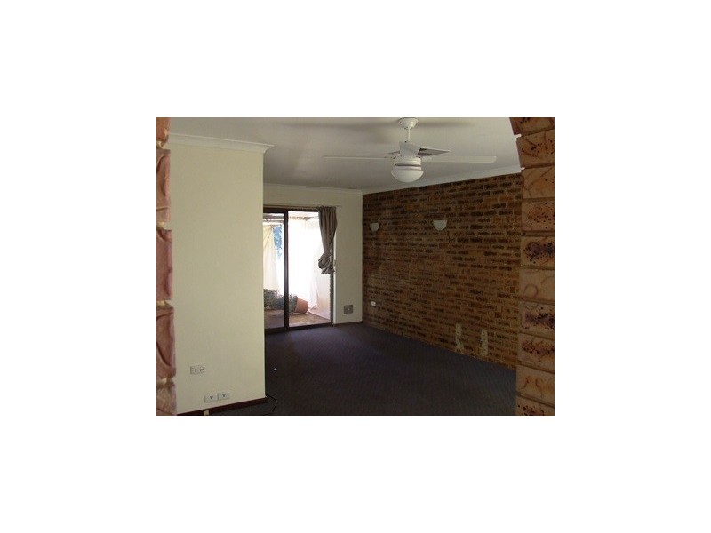 8 Greenhill Court, Kallaroo WA 6025