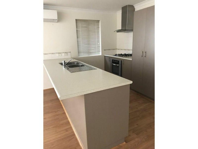 8 Melbourne Loop, Clarkson WA 6030