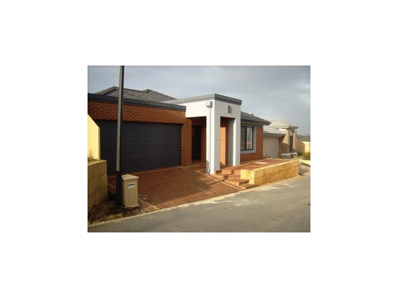 9 Peebles Cross, Sinagra WA 6065