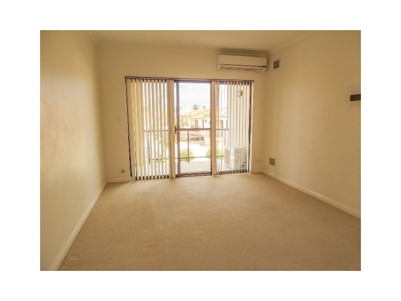 21/1 Shoveler Terrace, Joondalup WA 6027