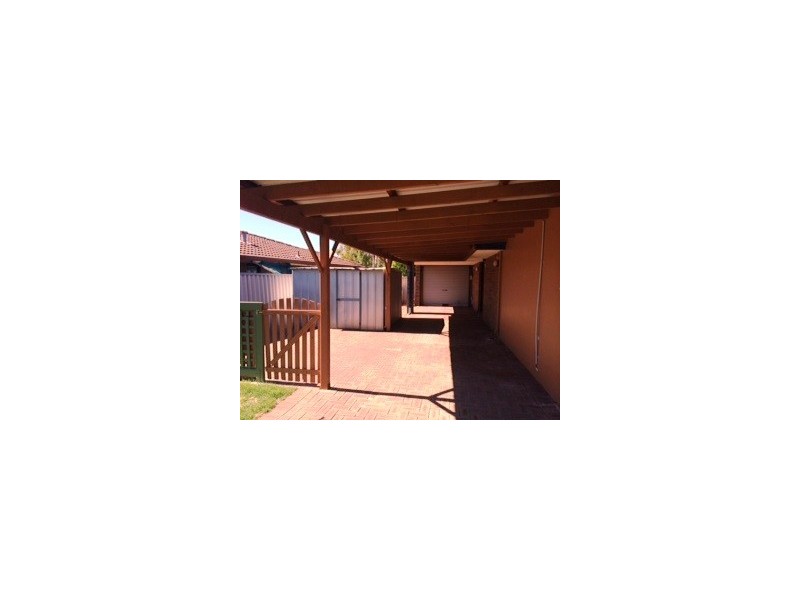 10 Holley Place, Marangaroo WA 6064