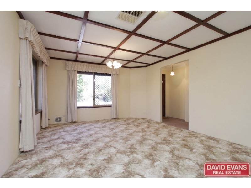 8 Macquarie Avenue, Padbury WA 6025