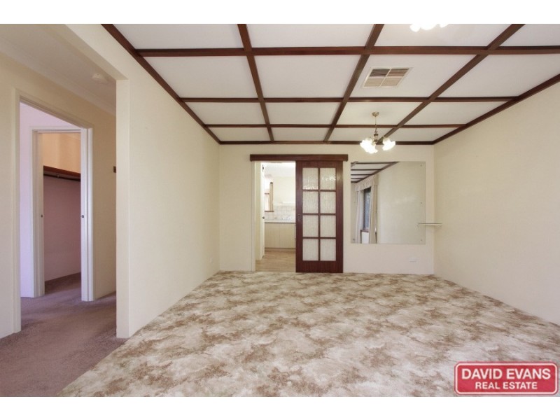 8 Macquarie Avenue, Padbury WA 6025