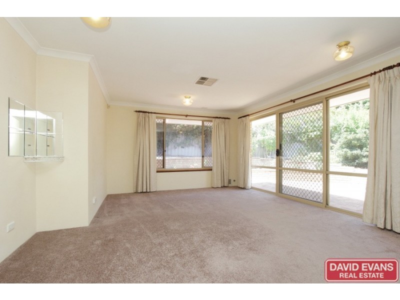 8 Macquarie Avenue, Padbury WA 6025