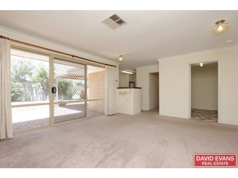 8 Macquarie Avenue, Padbury WA 6025