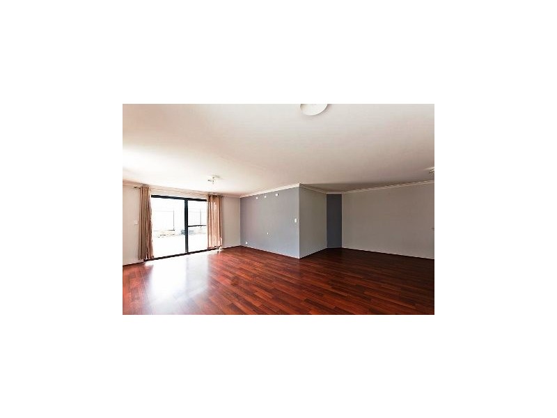 25 Vancouver Parade, Wanneroo WA 6065