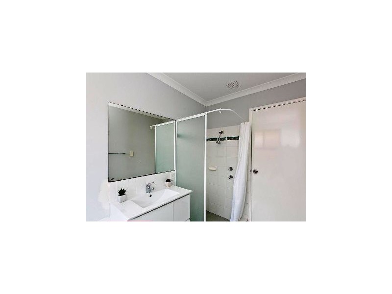 25 Vancouver Parade, Wanneroo WA 6065