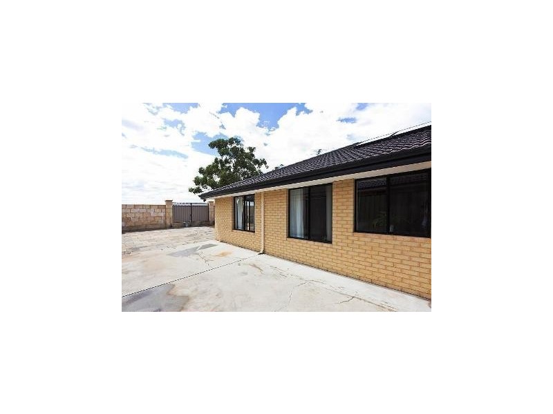 25 Vancouver Parade, Wanneroo WA 6065